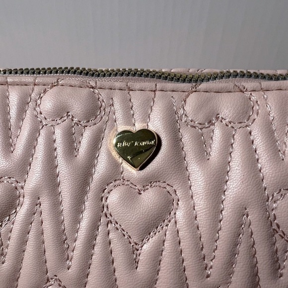 Betsey Johnson Quilted Heart Pink Crossbody - Picture 4 of 9